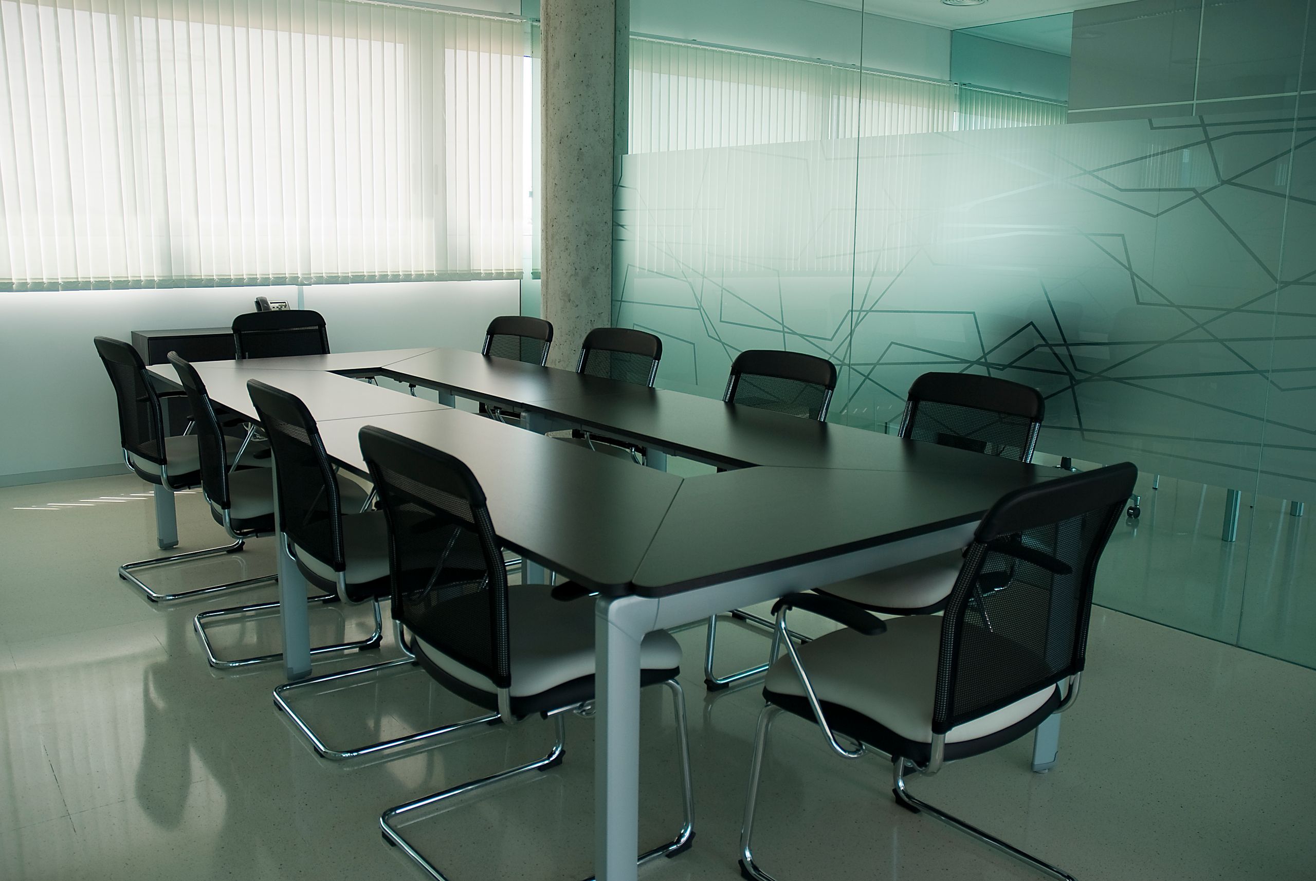 Photo of an empty boardroom